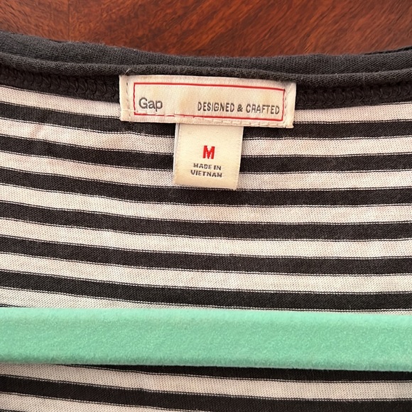 Gap tank top - Picture 2 of 2